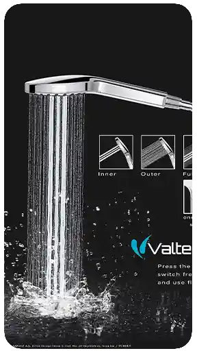 E-ticaret ve reklamcılık için fotogerçekçi duş başlığı teknik görsel