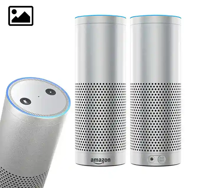 Amazon Echo 1. nesil gümüş modelinin; ön, arka ve üst kontrol paneli görünümlerini, AUX girişi detaylarıyla birlikte sergileyen yüksek kaliteli 3D render sunumu.