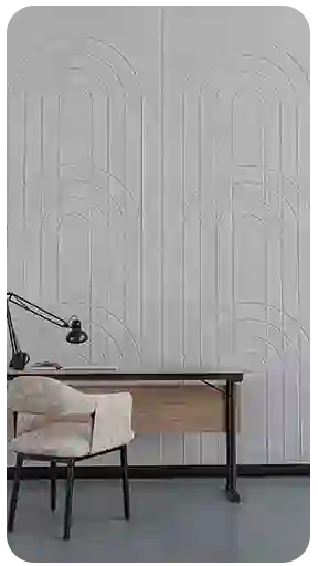 Kemer desenli dokulu bir mimari duvarın önünde yer alan minimalist ofis masası düzenini sergileyen, yüksek kaliteli 3D iç mekan görselleştirmesi.