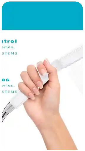 Su akış kontrolü ve silinebilir silikon başlıklara sahip Valtemo beyaz el duşu başlığının yüksek kaliteli 3D görselleştirme reklam afişi ve web kataloğu sayfa düzeni.